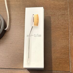 Artis Elite Collection Oval 7 Brush - Mirror Finish